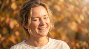 scopri il vero pilastro della felicità secondo gli psicologi: un elemento fondamentale condiviso da tutte le persone felici per vivere una vita appagante e serena.